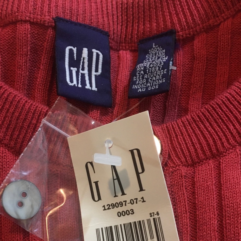 GAP Women's Coral Ribbed Button-Up Sweater - Picture 3 of 3